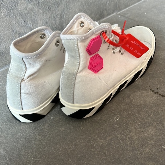 Off white vulcanized high top sneakers! C/O Virgil Abloh! Worn 2 times size 11 - Picture 8 of 12